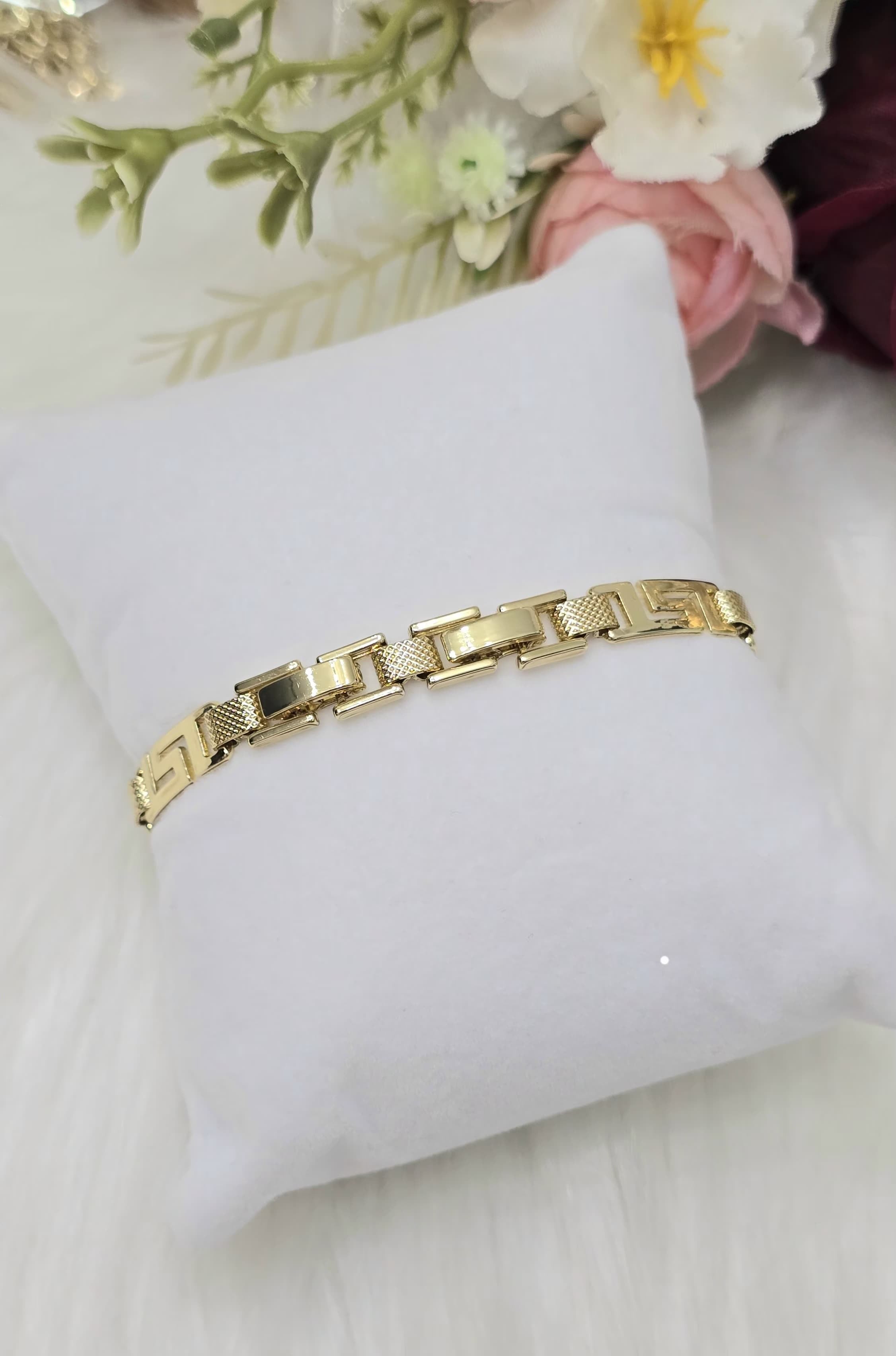 PULSERA ELEGANTE ESTILO FEN FEN. MEDIDA 6-7 inches