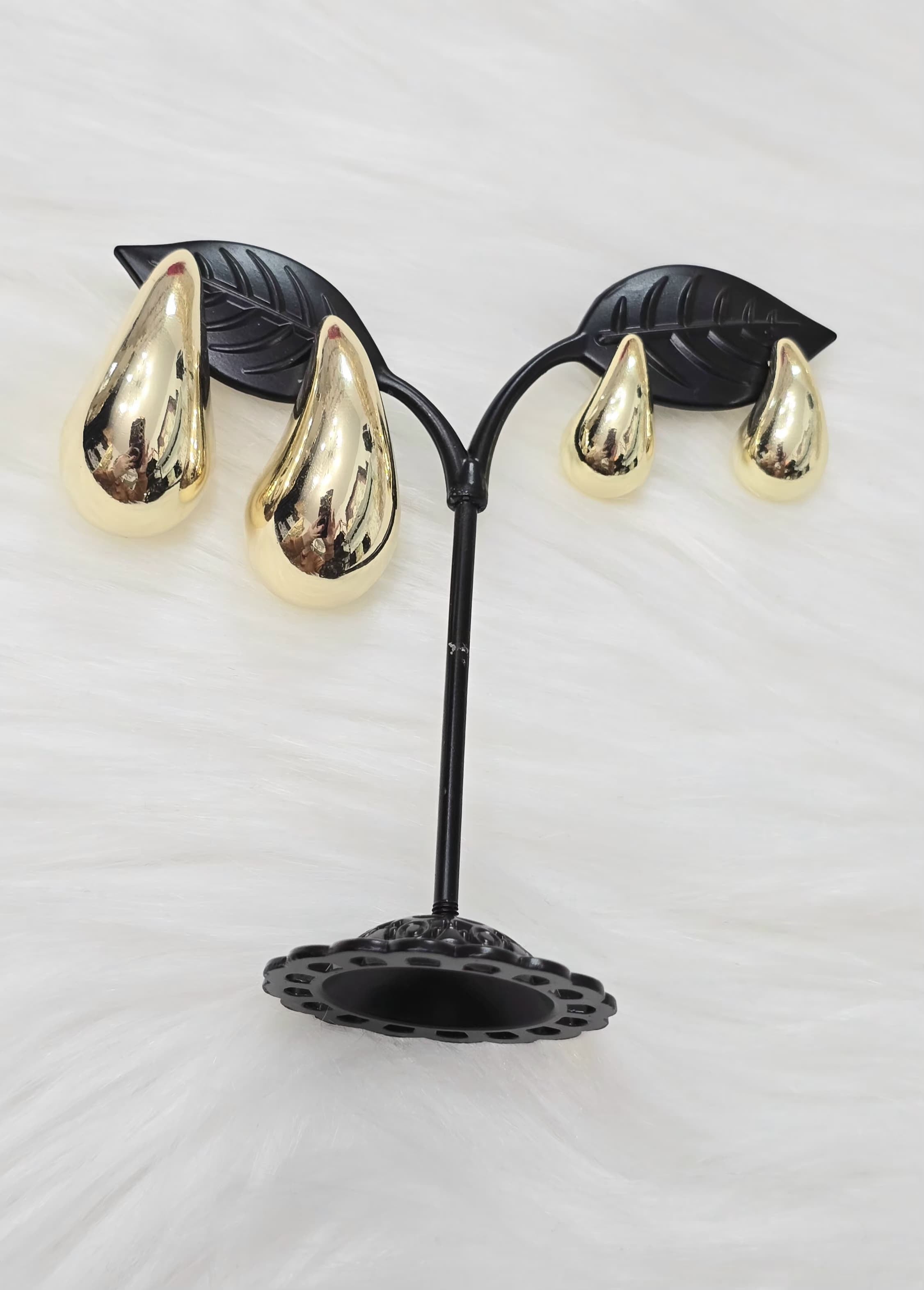 PENDIENTES CON DISEÑO DE GOTA.DOS TAMAÑOS PARA QUE ELIJAS TU PREFERIDO 🫶💃